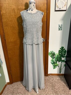 J Kara Sleeveless Scallop Long Beaded Dress in Silver/grey with beaded wrap (12)